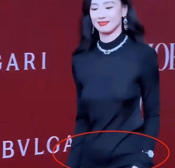 李夢出鏡不穿內衣,自信又率真網友:她做了女生想做卻不敢做的事