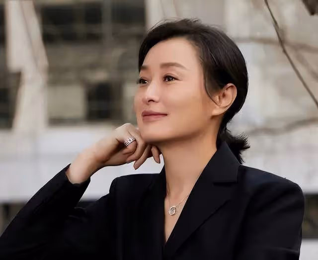 陳建斌自爆19年前拋棄吳越內幕,難怪吳越至今不婚不育