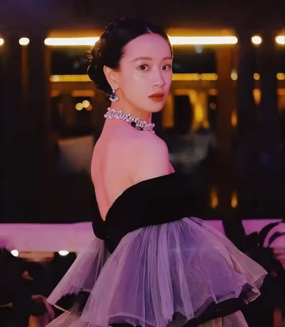 李夢出鏡不穿內衣,自信又率真網友:她做了女生想做卻不敢做的事