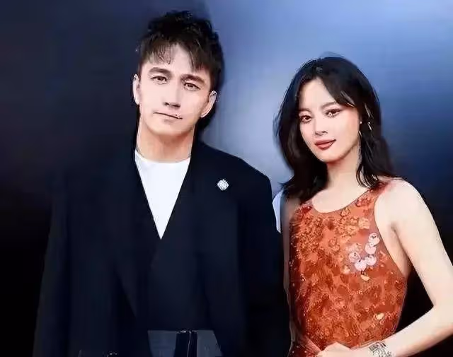 辛芷蕾不受分手傳聞影響,專注事業出演話劇,素顏現身人氣超好