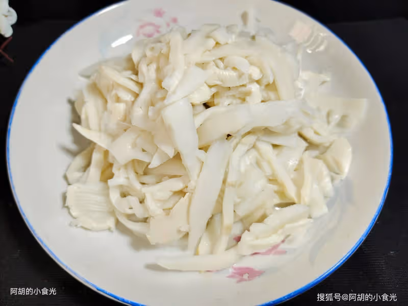 比蘿蔔營養、比山藥鮮，這「菜中珍品」敞開吃！簡單燜一鍋，滿口脆嫩、特解饞