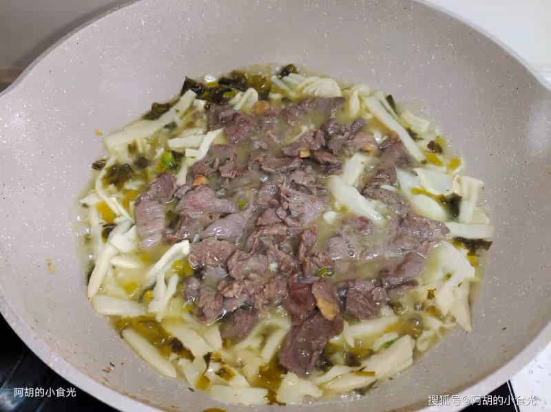 比蘿蔔營養、比山藥鮮,這「菜中珍品」敞開吃!簡單燜一鍋,滿口脆嫩、特解饞