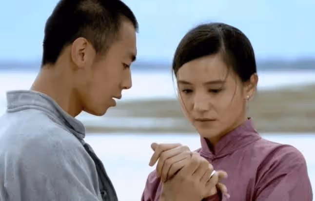 宋佳:我因事業放棄陳龍,因婚姻放棄張黎,現在和黃少峰長廂廝守