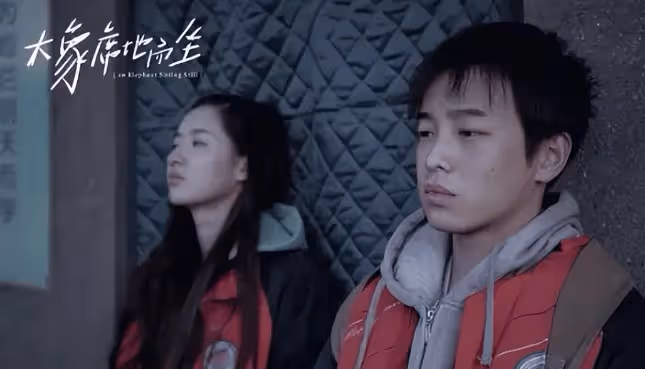 19歲前男友自殺,和青梅竹馬演CP,這位不火的女星到底有多奇特?