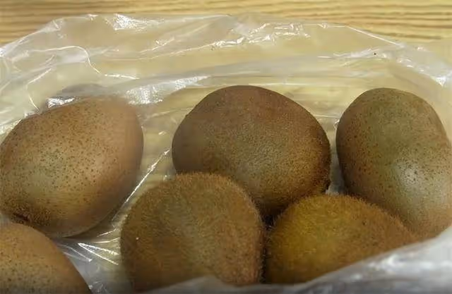 獼猴桃放進鍋里煮一煮,原來那麼神奇,作用拿錢也難買,簡單實用