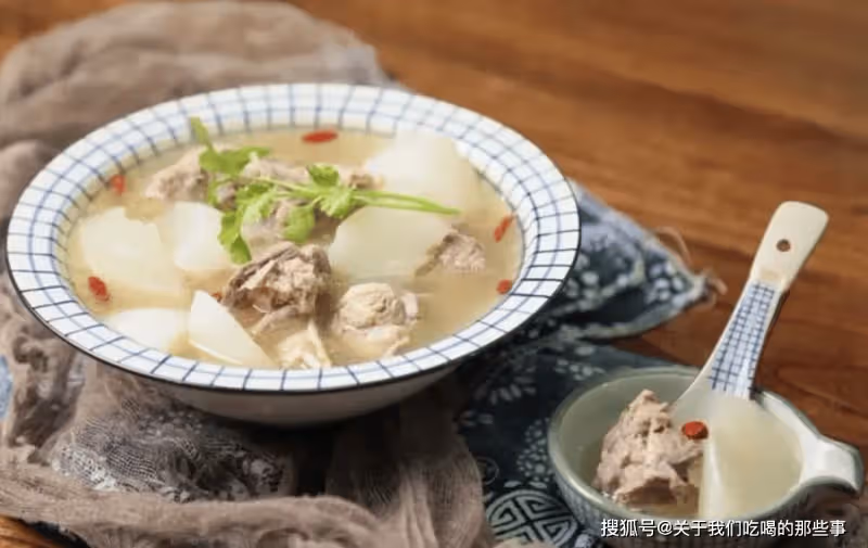 燉羊肉湯,不要用料太複雜!記住只用「3樣料」,燉好後肉香湯鮮