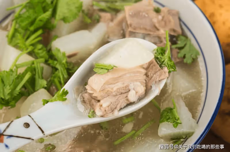 燉羊肉湯,不要用料太複雜!記住只用「3樣料」,燉好後肉香湯鮮
