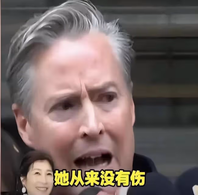 夏克立女兒14歲近照,長發披肩很漂亮 ,和媽媽黃嘉千一樣高