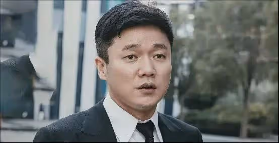 再這樣下去他就要拿影帝了,可他明明是歌手!