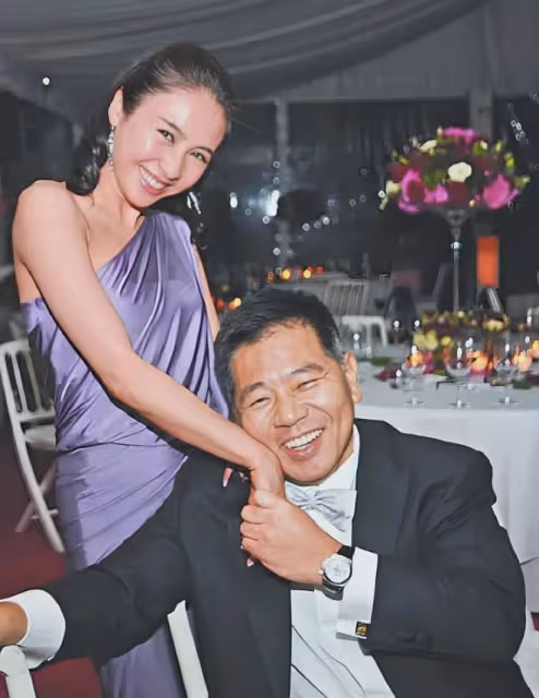 53歲黎姿驚喜現身，當年她嫁給「跛腳富豪」，真的只為錢嗎？