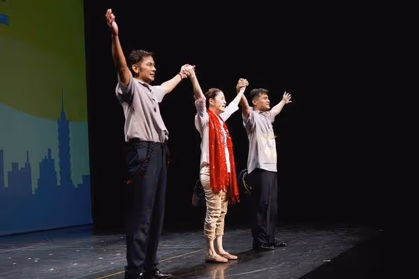 《三人行不行》突跳16蹲!書偉台下笑瘋 百白完成11年約定哭爆