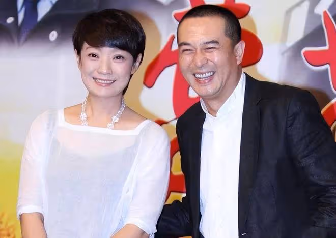 張嘉譯離婚風波再起,狗仔爆料引網友熱議,張嘉譯第一時間闢謠