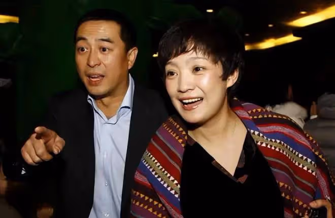 張嘉譯離婚風波再起,狗仔爆料引網友熱議,張嘉譯第一時間闢謠