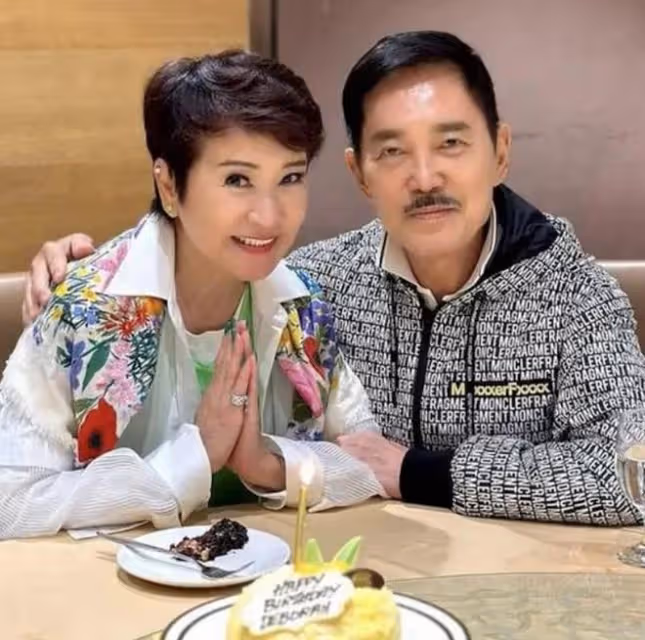 劉嘉玲陪狄波拉過73歲生日，88歲謝賢沒有露面，家人送祝福