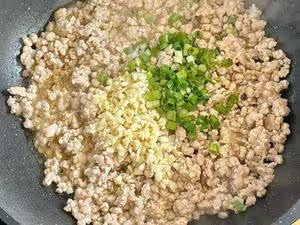 家常面~超簡單又好吃的炸醬麵🍜肉醬拌面