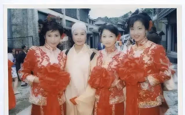 74歲港星李麗麗病逝，一生未婚無兒女，晚年患癌面容憔悴消瘦