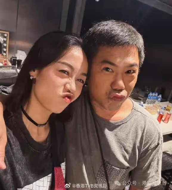 鄧英敏設宴慶祝入行50年兼下月70大壽!黃心穎結婚一周年感激丈夫泥鯭