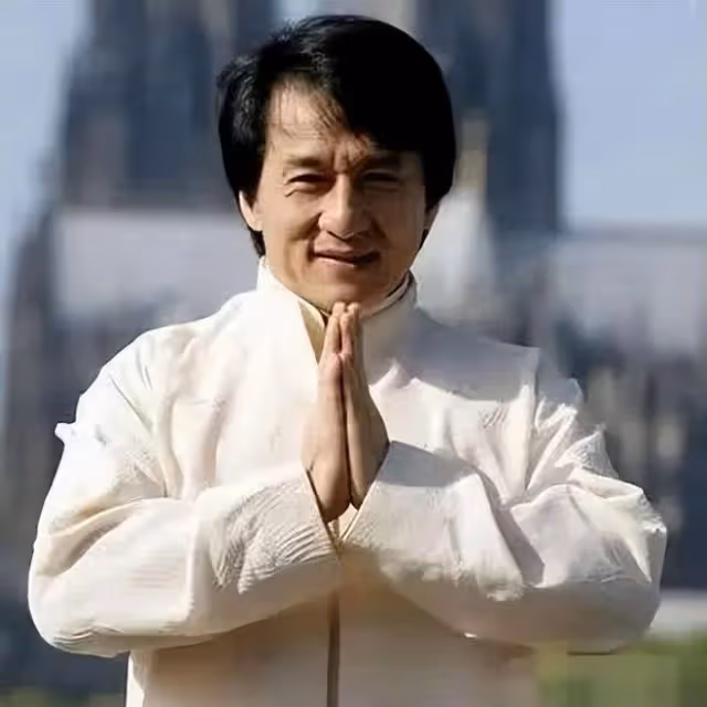 成龍大哥終於認女兒了！3次更改千億遺囑，私生女吳卓林也有份了