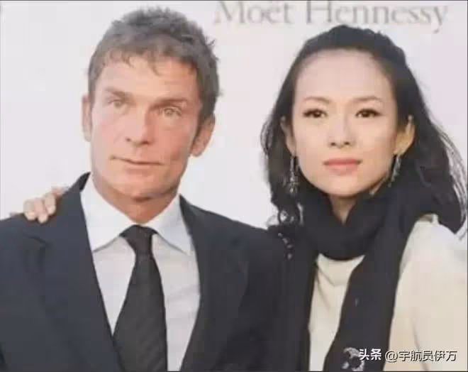 私生活混亂? 坐成龍大腿喂葡萄，與霍啟山當街激吻的她，如今怎樣