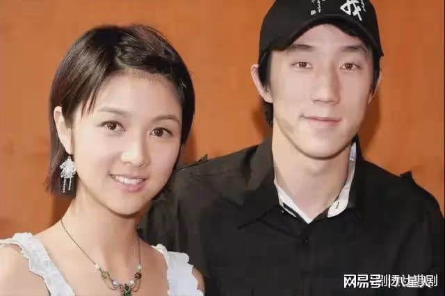 方大同已哭暈!薛凱琪曝新戀情,三里屯吃火鍋,帥氣男全程貼身陪伴