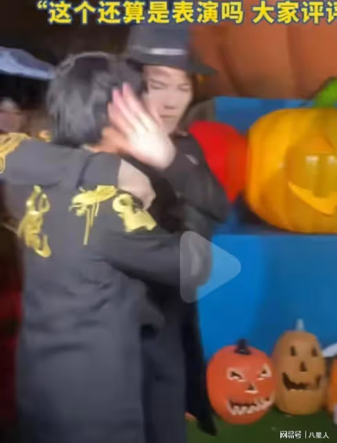 還沒紅就飄了?李小龍模仿者被向佐扇巴掌,向佐:不要利用我的善意