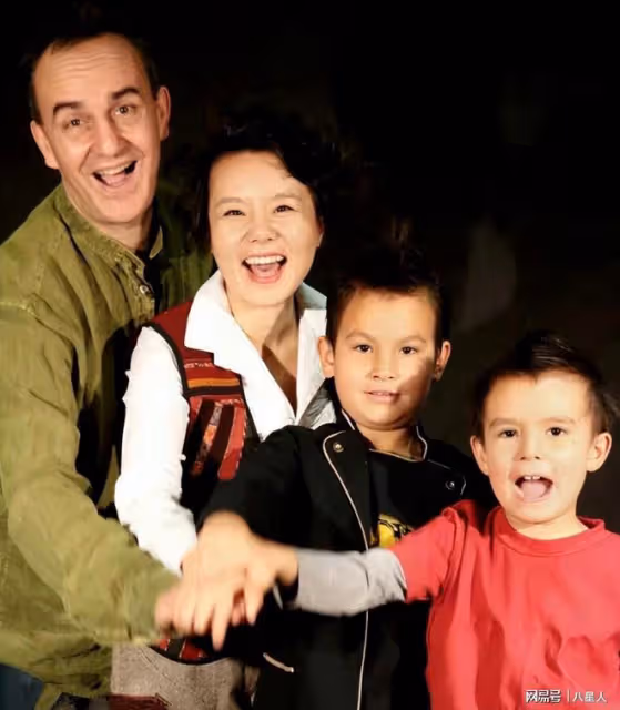 心亂如麻!龔琳娜與德國老公離婚,獨自回家哭了,家裡亂心裡堵得慌