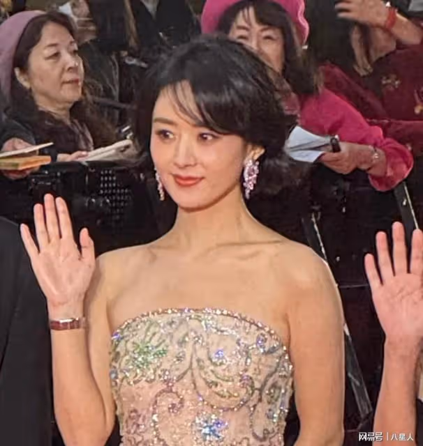 打臉!趙麗穎顏值一夜回春,穿高定亮相東京電影節,力破整容傳聞