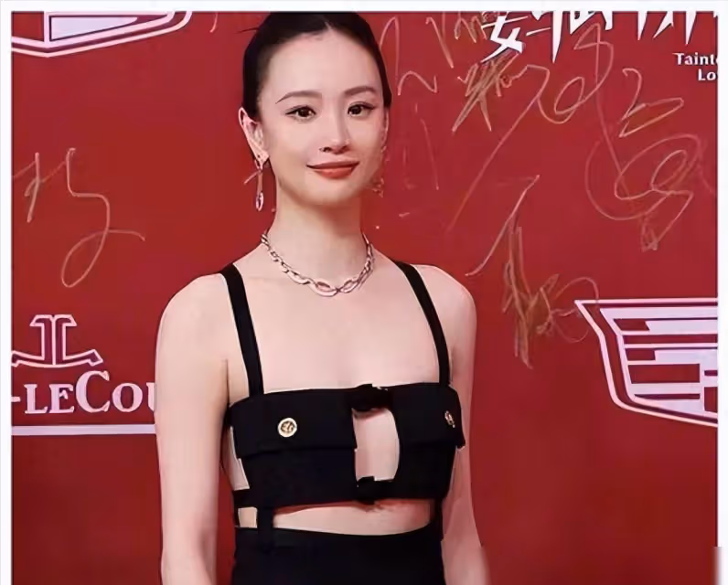 李夢出鏡不穿內衣,自信又率真 網友:她做了女生想做卻不敢做的事