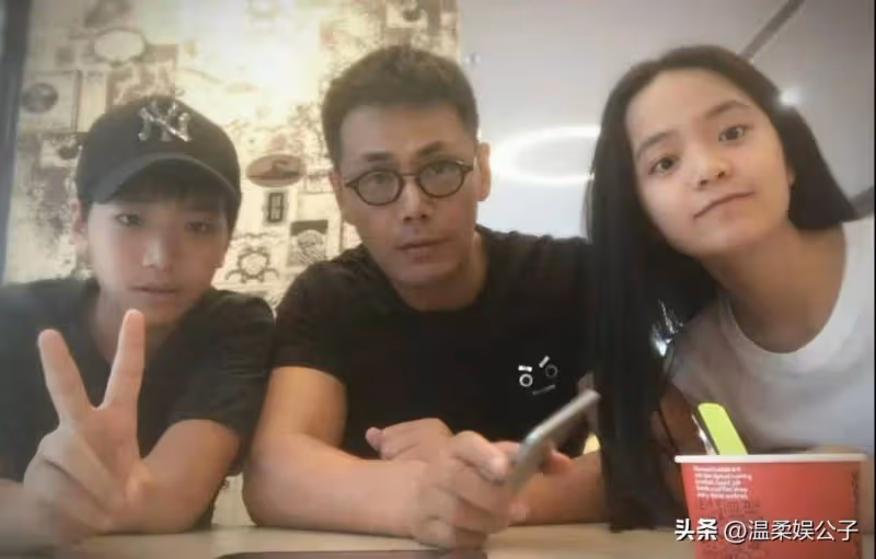 邵兵兒子也太帥了!20歲出道驚艷韓國,完美繼承媽媽的超高顏值