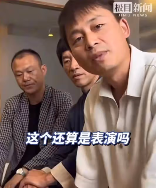 又攤上事了?李小龍模仿者遭向佐扇巴掌,向佐回應,果然有情況