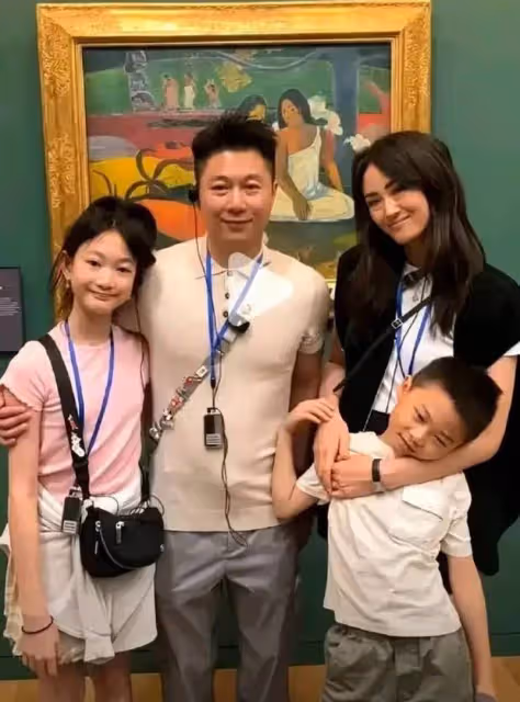 李小鵬帶女兒與郭晶晶全紅嬋健身跑,12歲奧莉顏值出眾