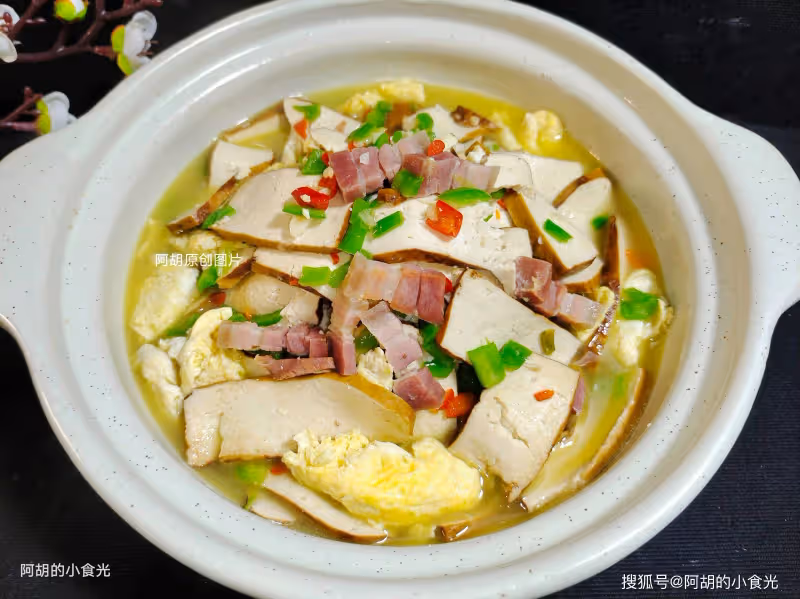 秋天不懂吃它實在虧,比吃魚吃肉強!簡單燜一鍋,滿口軟嫩高蛋白、還特下飯