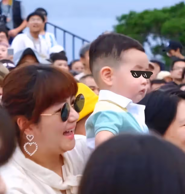 Selina帶1歲兒子看音樂會,正臉出鏡臉頰飽滿超可愛