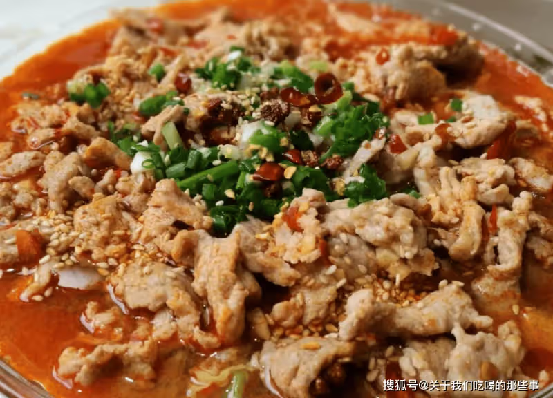 水煮肉片怎麼做最好吃?掌握好4點竅門,肉片滑嫩鮮香,麻辣下飯