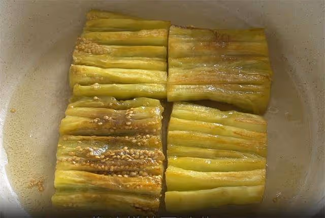 茄子別再紅燒了,教你做蒲燒茄子,軟嫩鮮香入味,比鰻魚飯還好吃