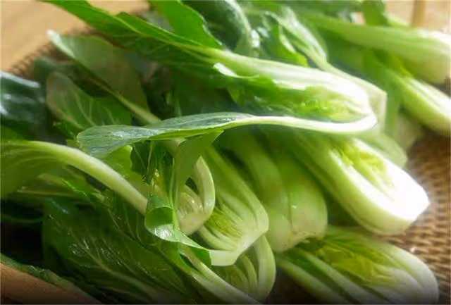 香菇油菜是一起炒還是分開?教你一招,比飯店還好吃,看一遍學會