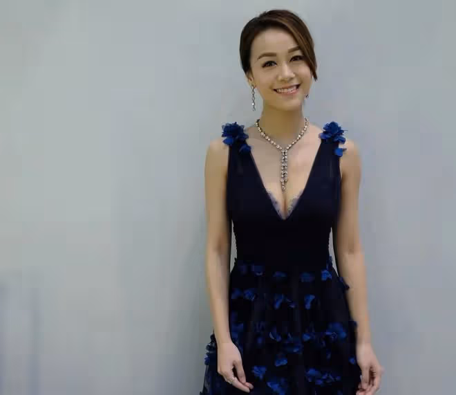前TVB花旦結婚一周年曬婚禮絕密花絮照,獲老公深情留言:我愛你