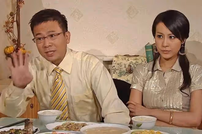 前港姐冠軍嫁億萬富豪淡出熒幕,愛女越大越靚女,網友力撐選港姐出道