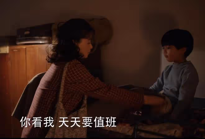 才播 2 集,收視率破 2,終於有讓我熬夜狂追的年代劇了