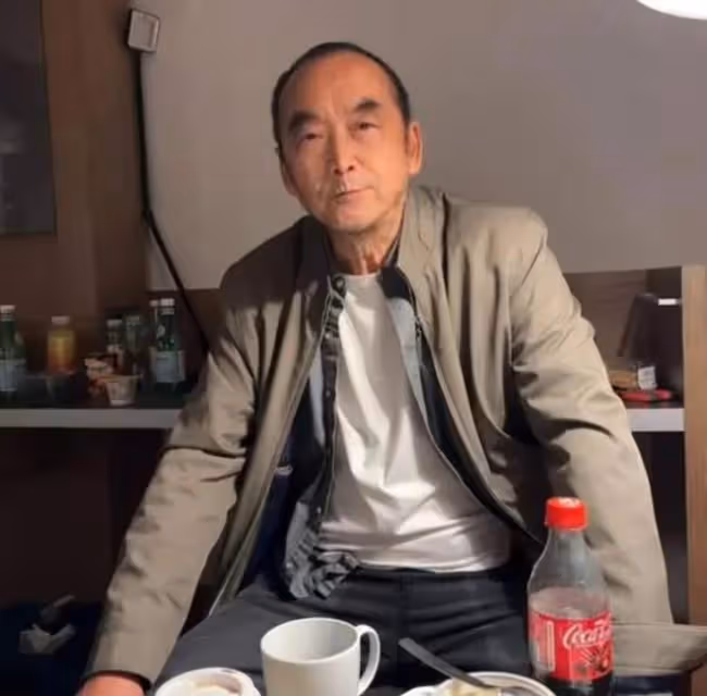 沙白白父親回國，老人家瞬間蒼老了很多，偉大且堅強的父親