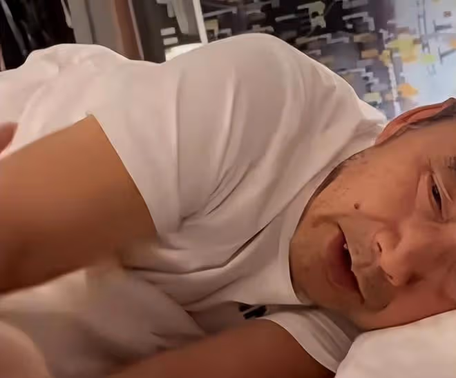 沙白白父親回國，老人家瞬間蒼老了很多，偉大且堅強的父親