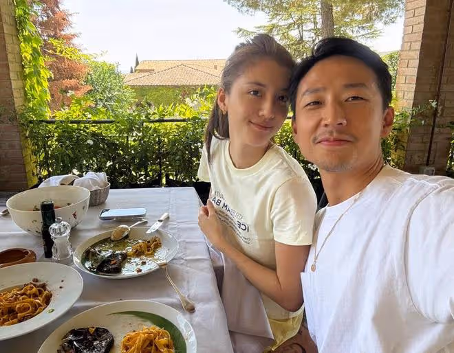 吳千語慶祝31歲生日,施伯雄曬妻子九宮格,甜蜜親吻令人羨慕