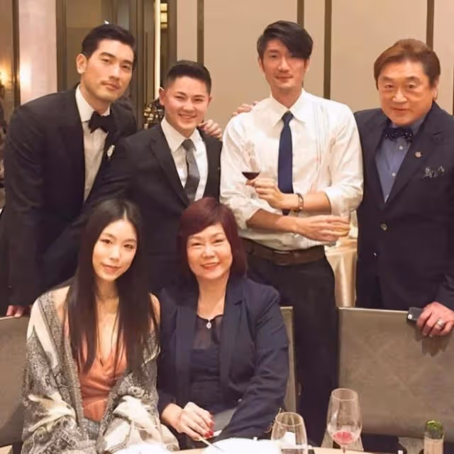在墓地拍婚紗照?高以翔女友被質疑,引起Godfrey粉絲的不滿