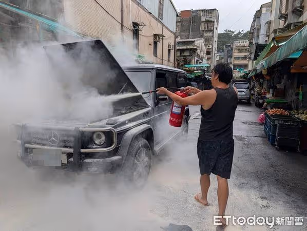 九孔豪華賓士火燒車 「七個字」回應人車現況 天王任賢齊竟助陣