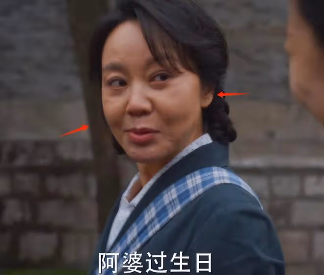 41歲蔣欣對比53歲閆妮,自然老去和醫美老去的差距一目了然