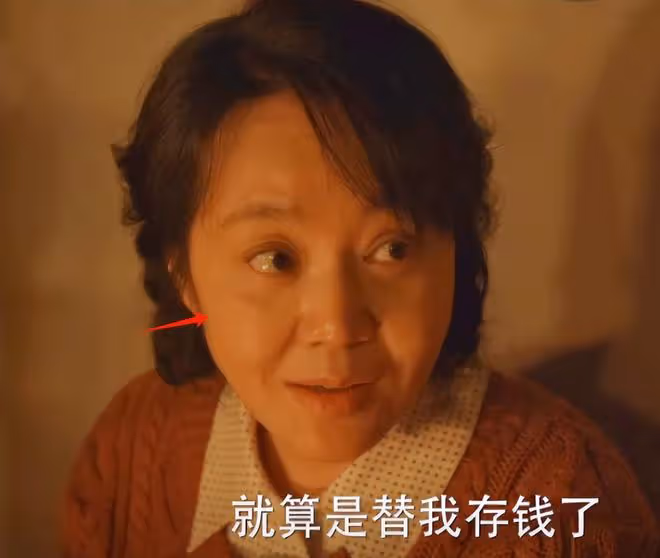 41歲蔣欣對比53歲閆妮,自然老去和醫美老去的差距一目了然