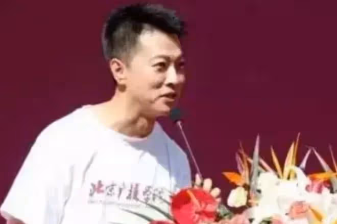 46歲前央視主持人顧國寧去世,父親去世後離婚,死因曝光讓人唏噓