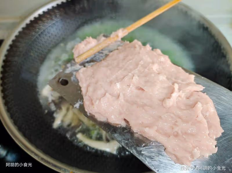 天一冷,喝雞湯不如先喝此湯!沒食慾時來一鍋,有肉有豆有菌菇、鮮爽不膩