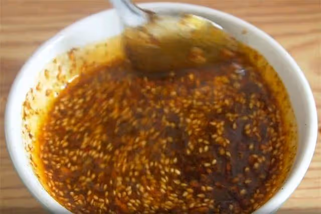 最近這盤蓮藕火了,飯店38元一盤,在家成本才10元,又香又辣又脆