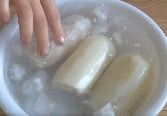 最近這盤蓮藕火了,飯店38元一盤,在家成本才10元,又香又辣又脆